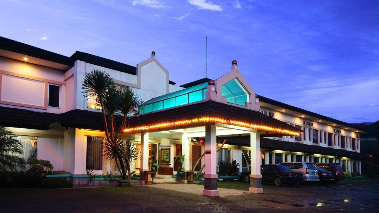 Hotel Parama Пунчак Экстерьер фото